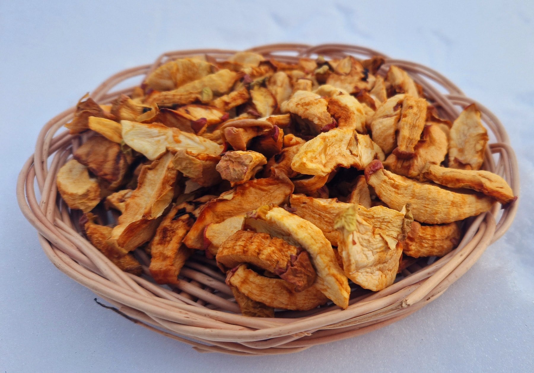 Dried sweet red apples (Jonagold) In a 500 gram package